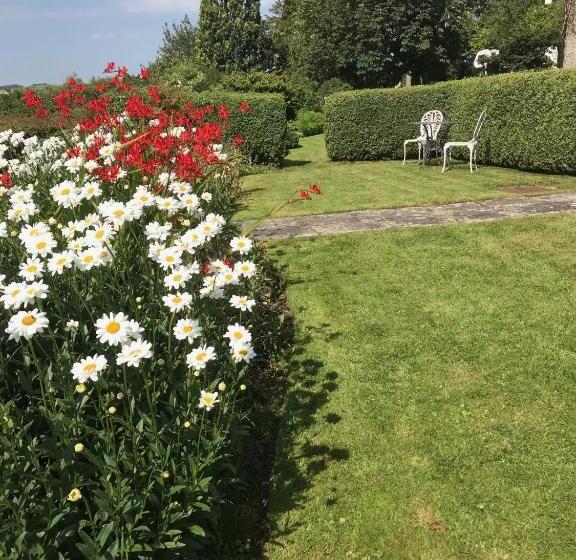 Thropton Demesne Farmhouse B&b