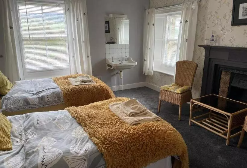 Thropton Demesne Farmhouse B&b