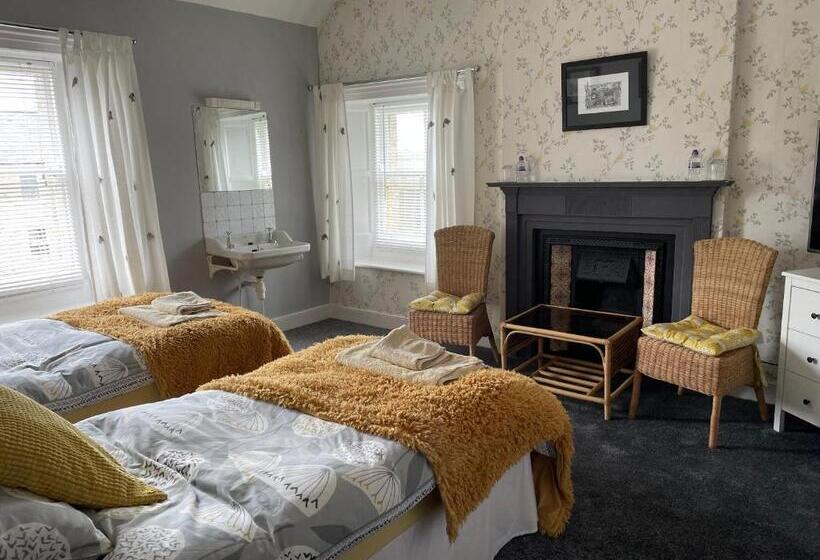 Thropton Demesne Farmhouse B&b