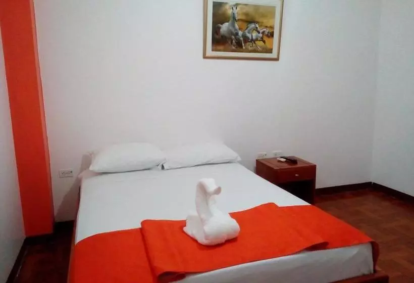 Retkeilymaja Hostal El Pinzón
