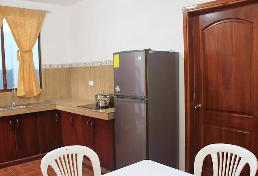 Retkeilymaja Hostal El Pinzón