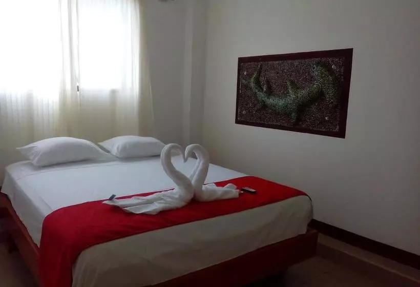 Retkeilymaja Hostal El Pinzón