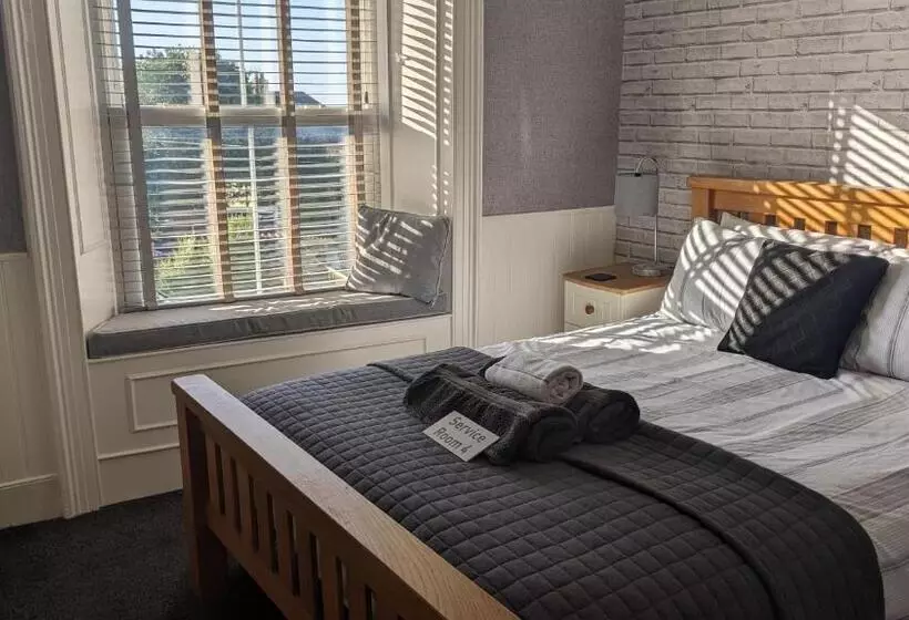 تختخواب و صبحانه Croyland Guest House