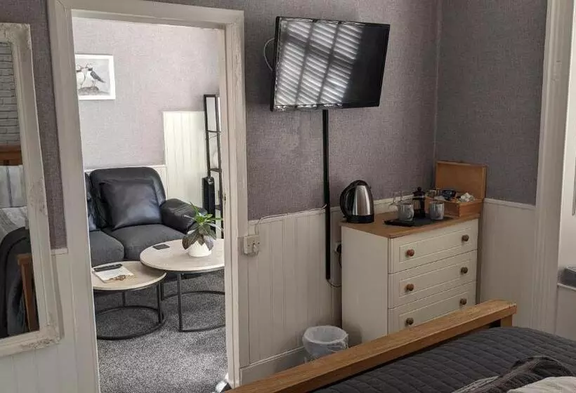 تختخواب و صبحانه Croyland Guest House