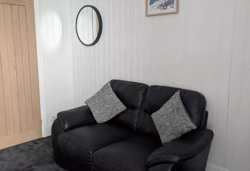 تختخواب و صبحانه Croyland Guest House