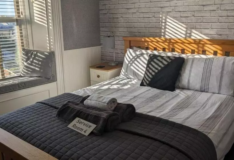 تختخواب و صبحانه Croyland Guest House