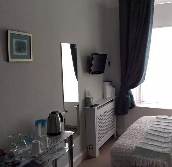 تختخواب و صبحانه Pitcullen Guest House