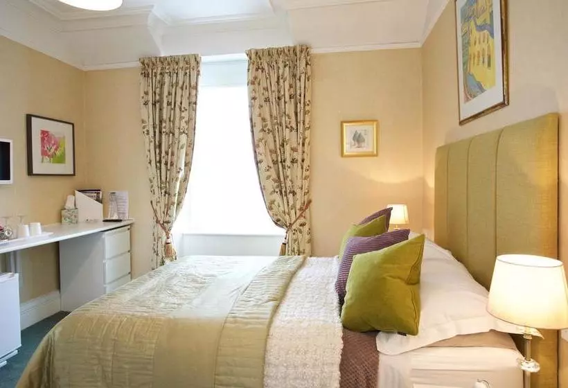 تختخواب و صبحانه Pitcullen Guest House