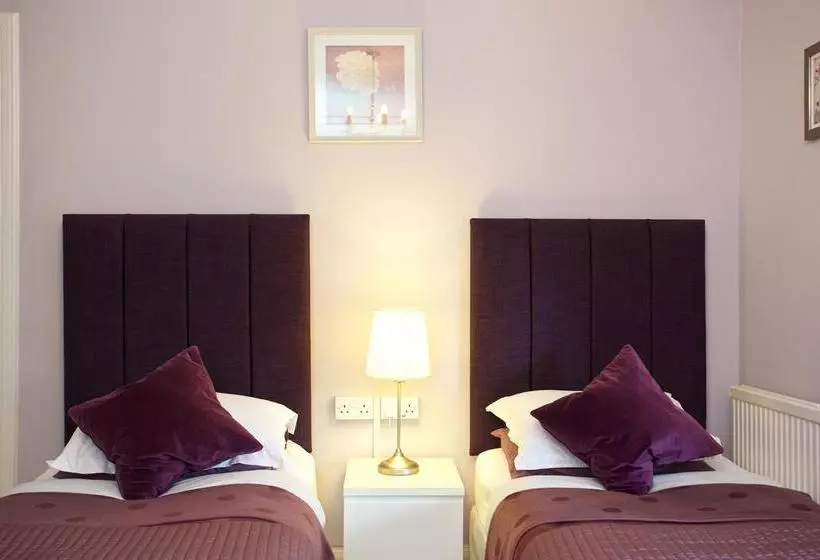 تختخواب و صبحانه Pitcullen Guest House