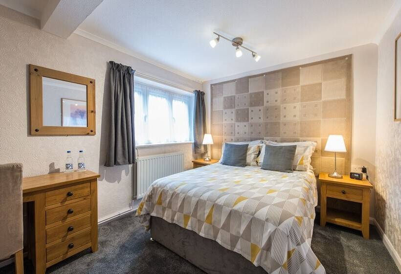 Bed and Breakfast Tudor Lodge