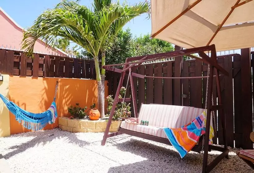 Cariñas Studio Apartments