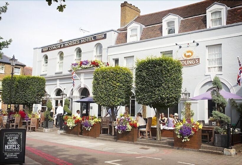 هتل Coach & Horses