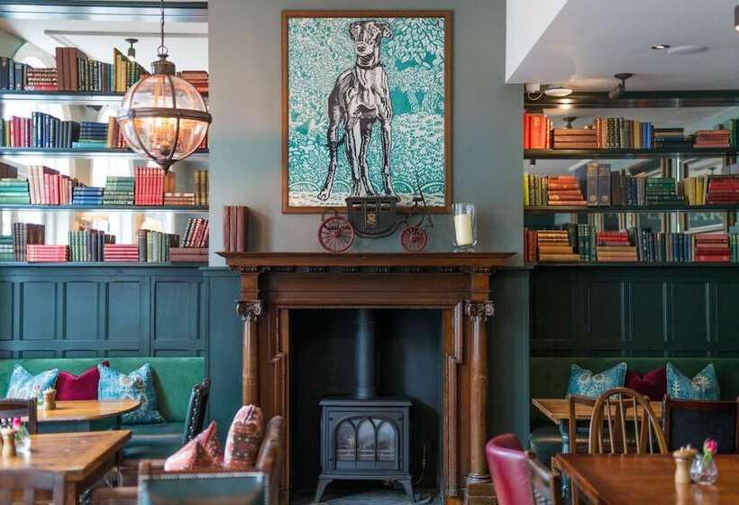 هتل Coach & Horses