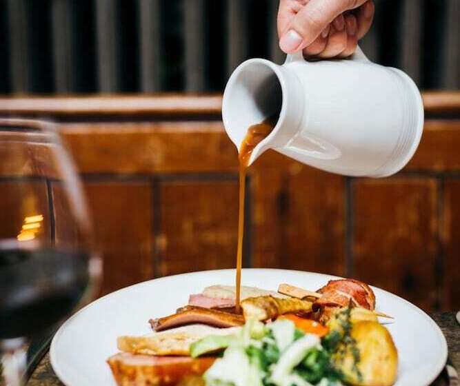 هتل Coach & Horses