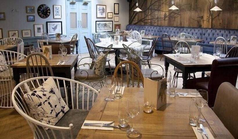 هتل Coach & Horses