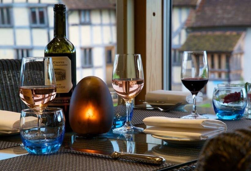 فندق Eckington Manor