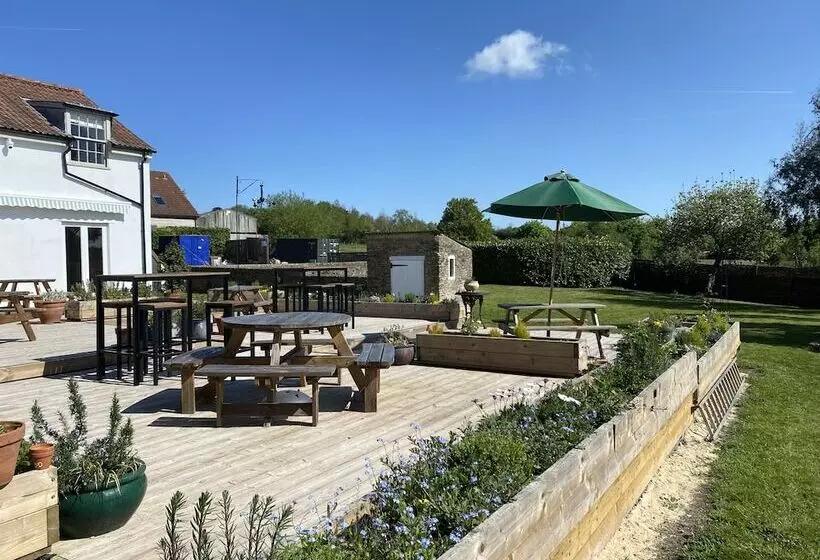 Hotelli Full Moon Inn Rudge