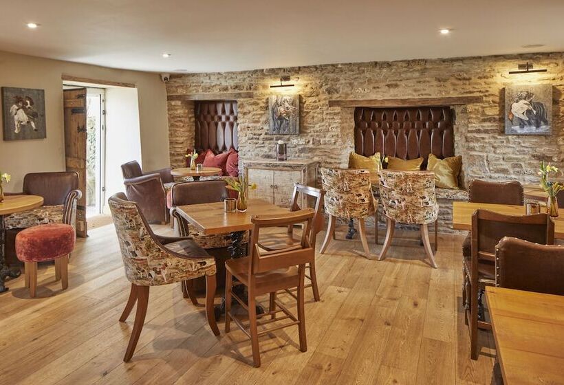 Отель Full Moon Inn Rudge