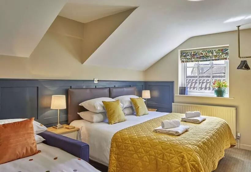 Hotelli Full Moon Inn Rudge
