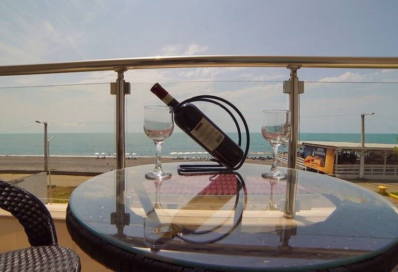 هتل Kobuleti Beach Club