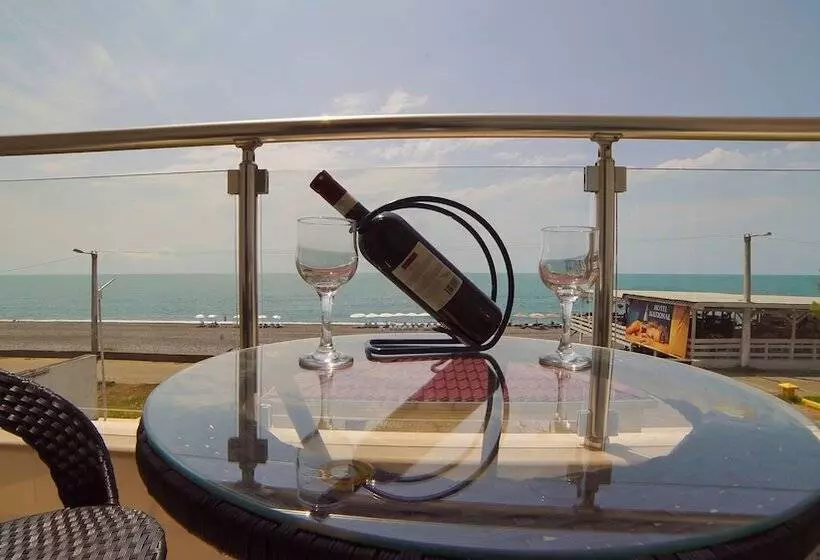 هتل Kobuleti Beach Club