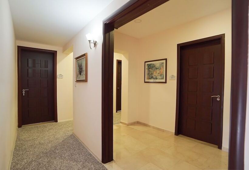 هتل Kobuleti Beach Club