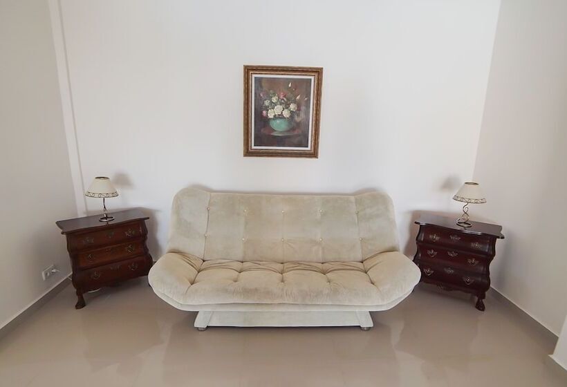 هتل Kobuleti Beach Club