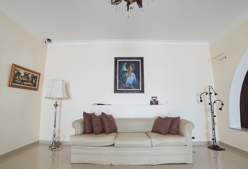 هتل Kobuleti Beach Club