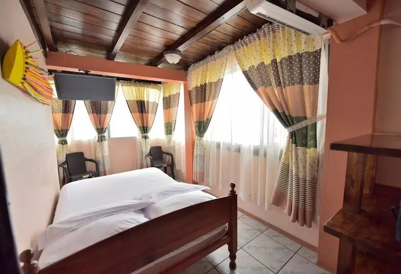 Hotel La Barca