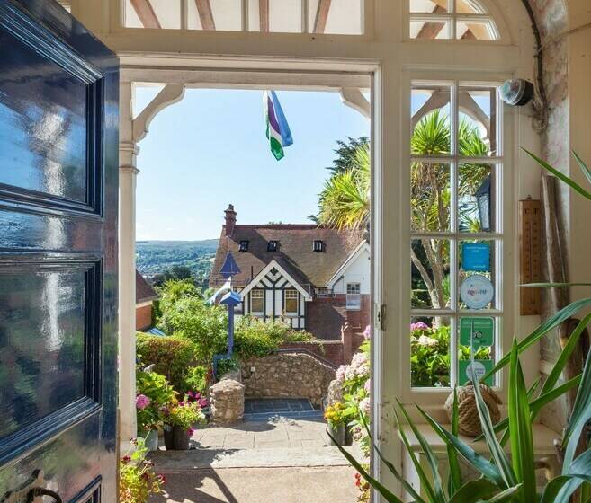 هتل Marston Lodge