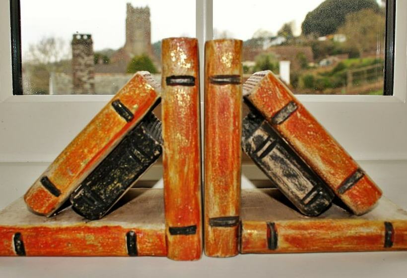 هتل Marston Lodge