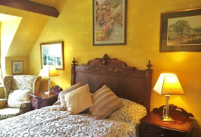 هتل Marston Lodge