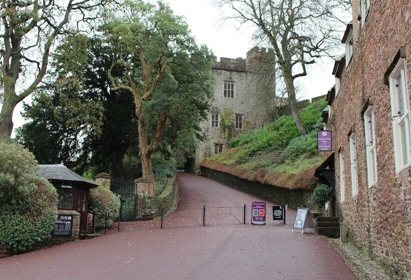 هتل Marston Lodge