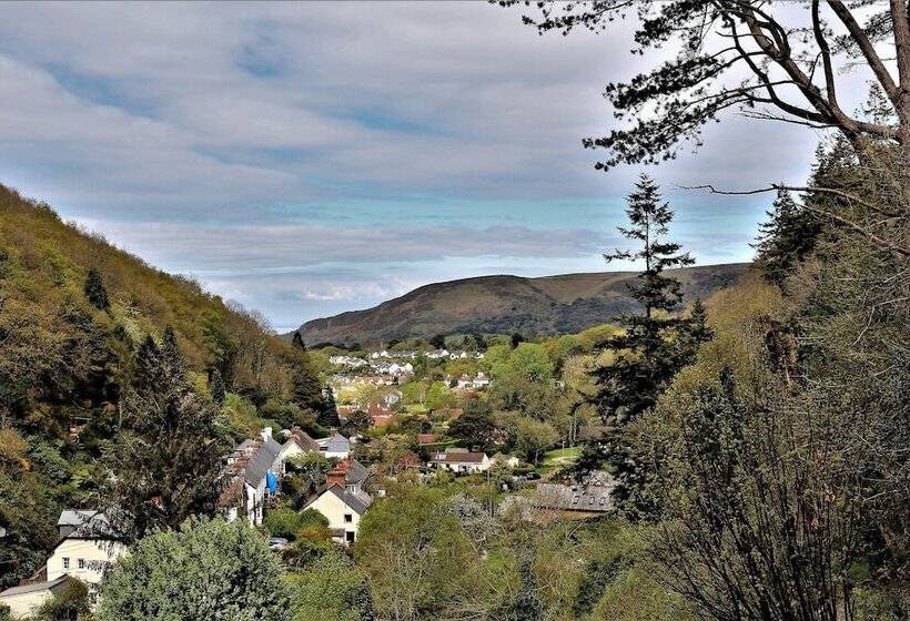 هتل Marston Lodge