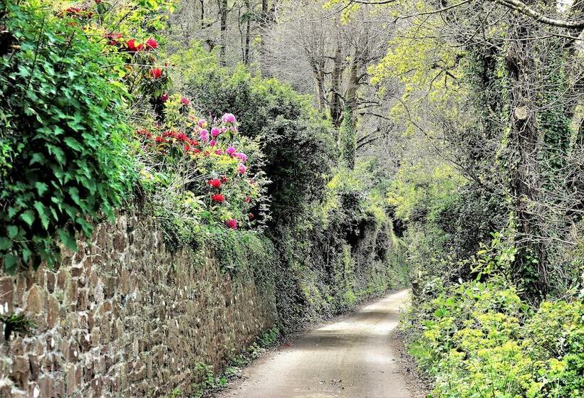 هتل Marston Lodge