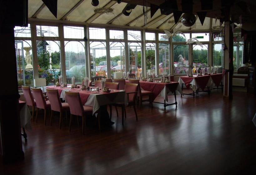 فندق Monterey Beach