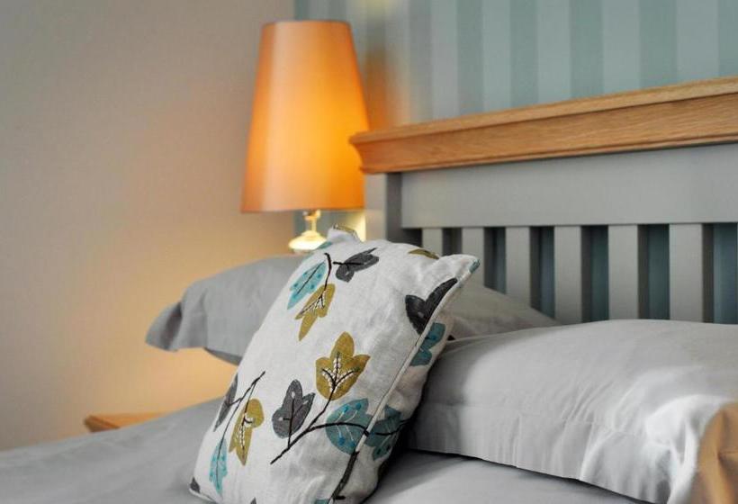 בית מלון כפרי Newport Links Golf Club , Pembrokeshire