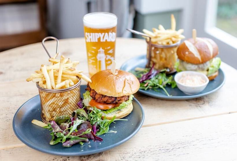 ホテル The Bell Inn