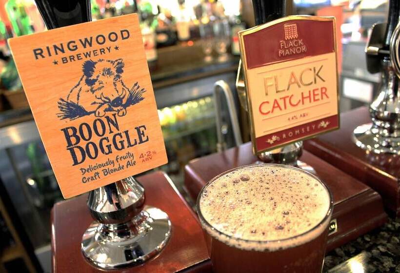 ホテル The Bell Inn