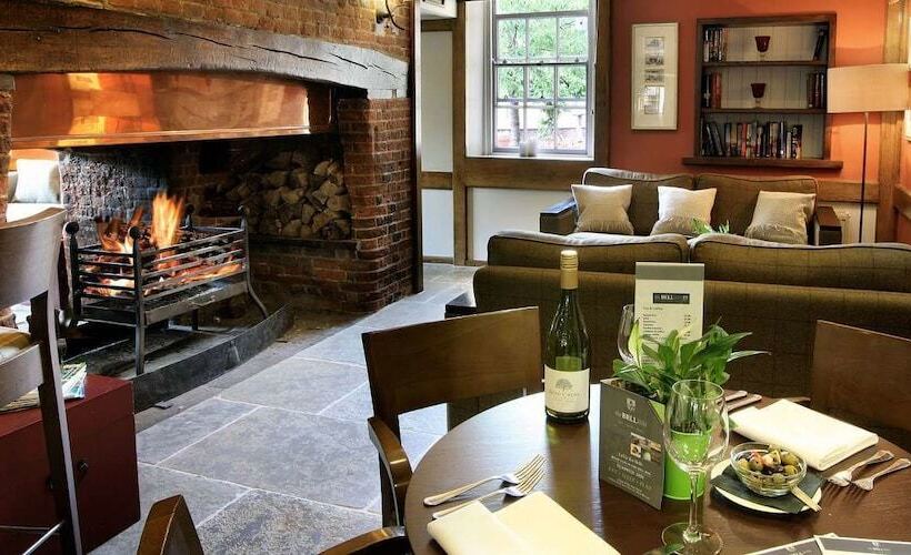 ホテル The Bell Inn