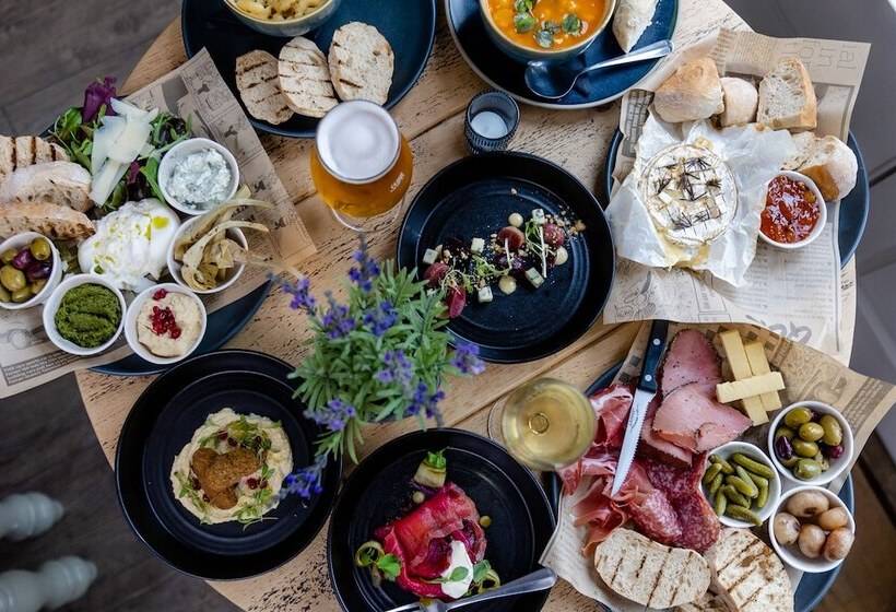 ホテル The Bell Inn