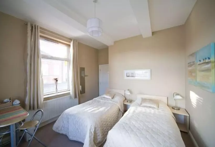 Oak House B&b