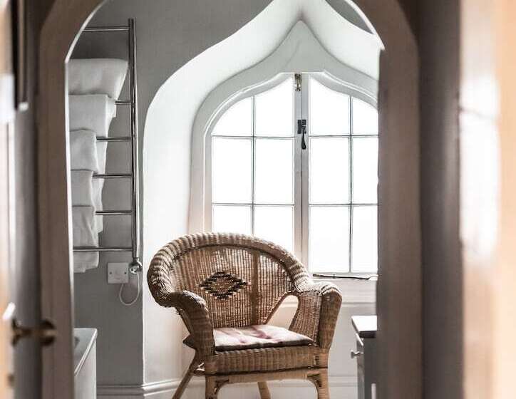 هتل Penally Abbey