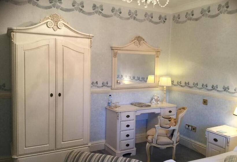 Plas Y Dderwen Bed And Breakfast