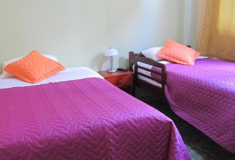 Hostel Ariana S Galapagos Hostal