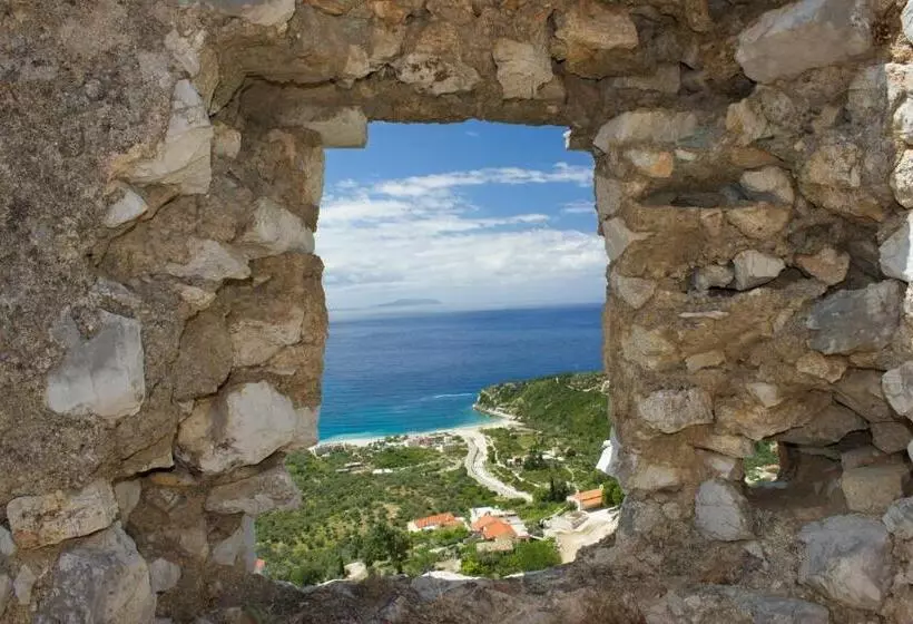 Himara Hostel