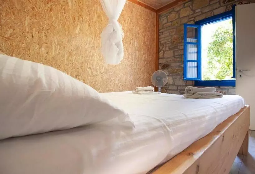 Himara Hostel