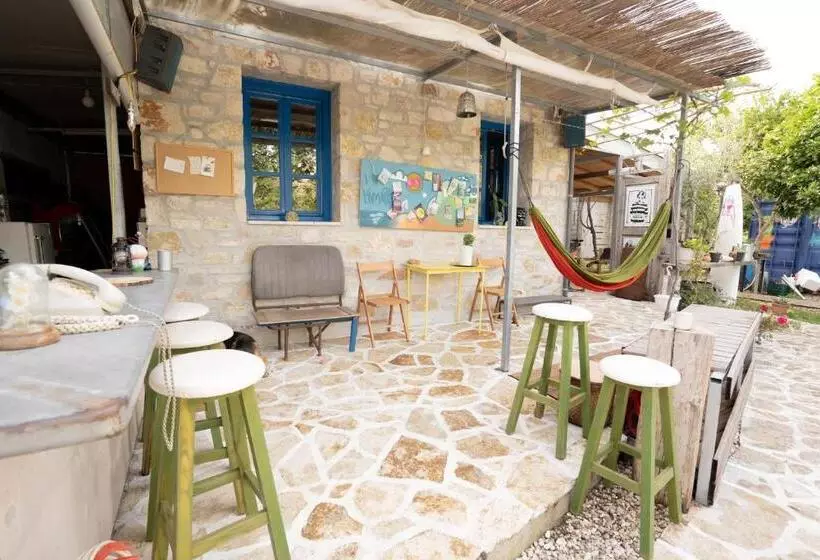 Himara Hostel