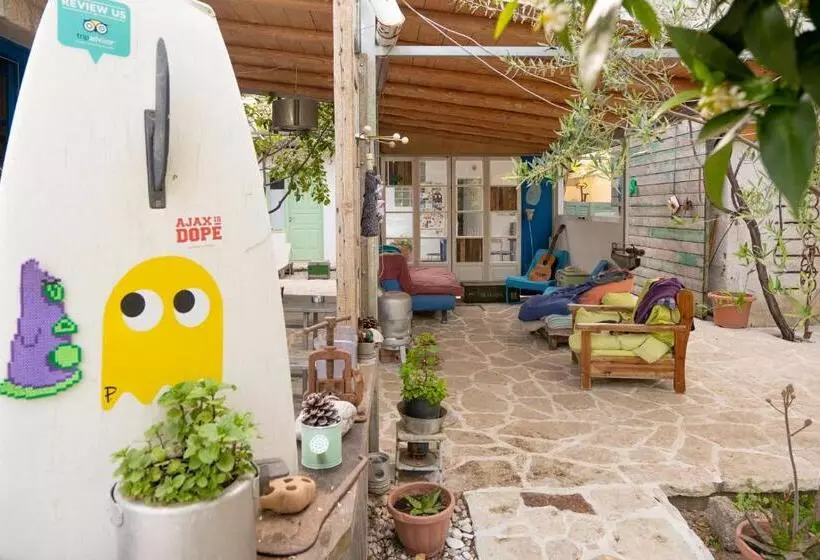 Himara Hostel