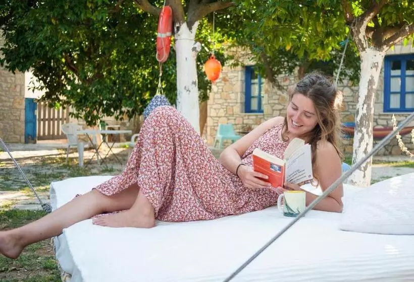 Himara Hostel
